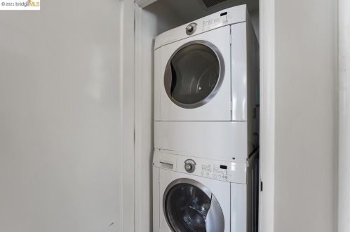 336 45 St, Oakland CA 94609-2025 exterior