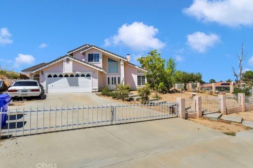14260 Meadow Grove Dr, Victorville, CA 92395-5809
