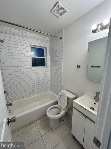 58 Galveston Pl, Washington DC  20032-2049 exterior