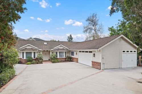 3304 Silver Oak Ln, Vista CA  92084-6614 exterior