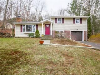 80 Twitchgrass Rd, Bridgeport, CT 06611-4635