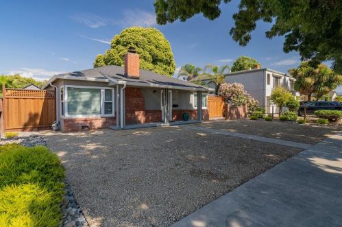 1247 Sally St, Hollister, CA 95023-4832