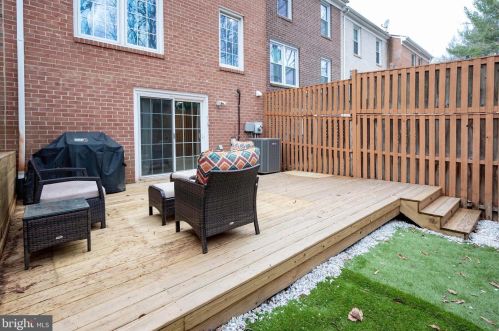 11853 Dunlop Ct, Herndon VA  20191-2709 exterior