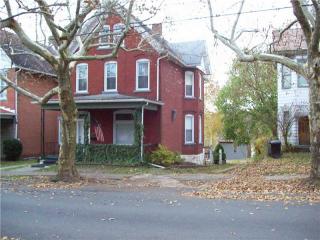 217 2nd St, Jeannette, PA 15644-1867