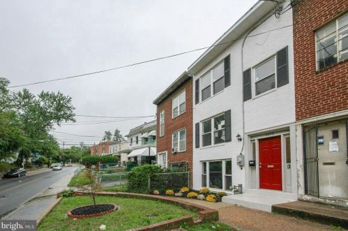 1373 Morris Rd, Washington, DC 20020-5215