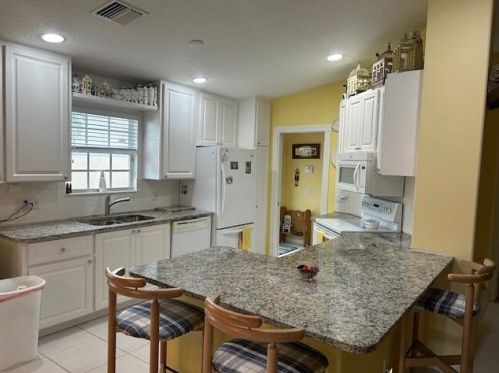 715 Hudson Bay Dr, West Palm Beach, FL 33410-2194
