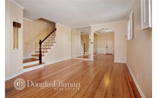 670 40th St, Brooklyn, NY 11232-3108