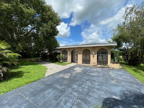 409 Penn Rd, Lehigh Acres, FL 33936-6343