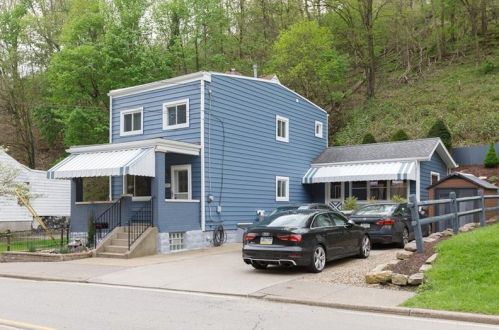 3332 Spring Garden Rd, Pittsburgh, PA 15212-1254