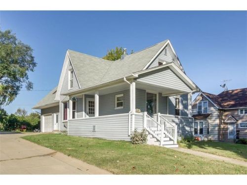 321 Gill St, Monticello, IA 52310-1485