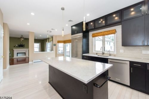 29 Nicole Ln, Parsippany NJ  07054-3441 exterior