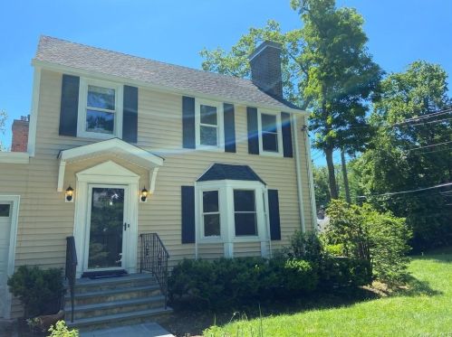 186 Clarence Rd, Scarsdale, NY 10583-6357