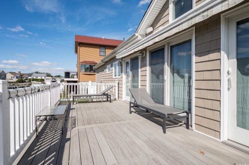 2500 Ocean Ave, North Bellmore NY  11710-3825 exterior