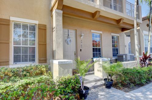 610 25th Ave, Boynton Beach, FL 33426-8793