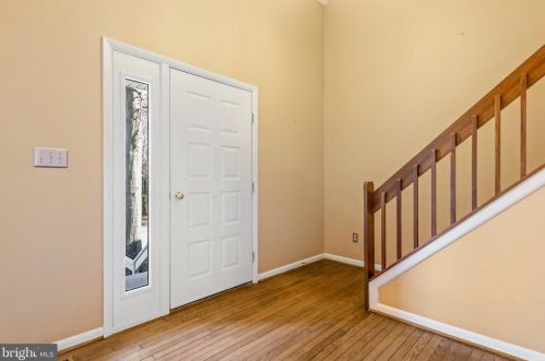 71 Yellowwood Dr, Downingtown, PA 19335-1043