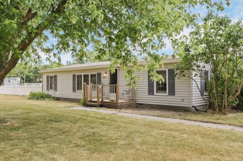 4224 Old Orchard Ln, Wheatfield, IN 46392-7669