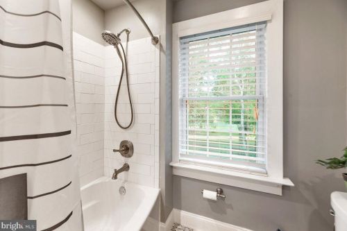 10719 Kettle Run Rd, Nokesville VA  20181-1715 exterior