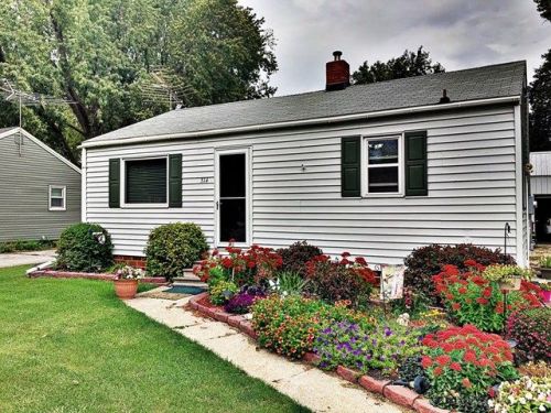 314 Center Ave, Badger, IA 50516-7555