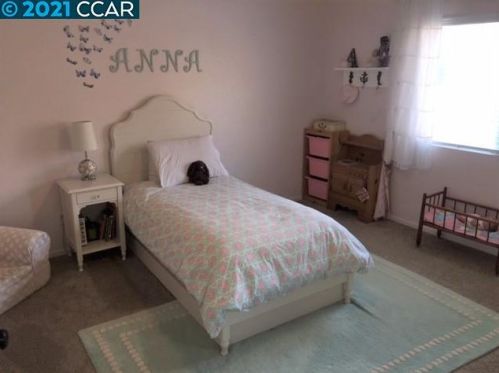 327 Whispering Oaks Ct, West Pittsburg CA  94565-7371 exterior