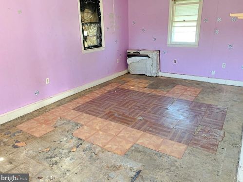 16902 Dupont Hwy, Harrington DE  19952-2476 exterior