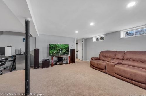 19 Seneca Rd, Wallingford CT  06492-2817 exterior