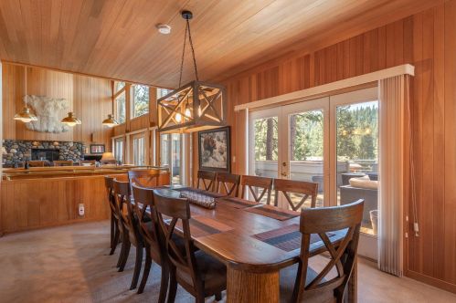 358 Skidder Trl, Truckee CA  96161-3928 exterior