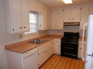 1321 Dunbarton Rd, Montgomery AL  36117-4404 exterior