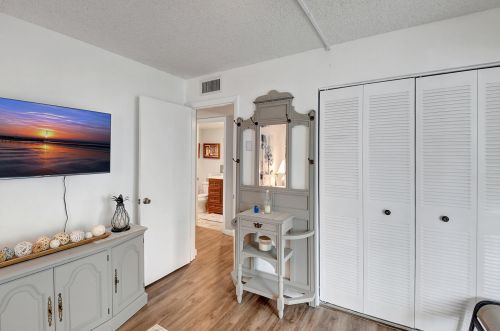 828 Flanders R, Delray Beach FL  33484-5335 exterior