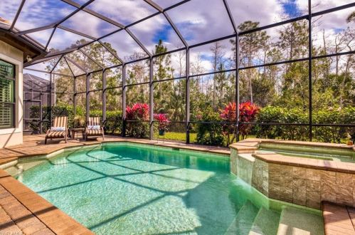 7473 Lantana Cir, Naples, FL 34119-9815