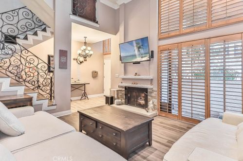 26316 Plata Ln, Calabasas CA  91302-2611 exterior