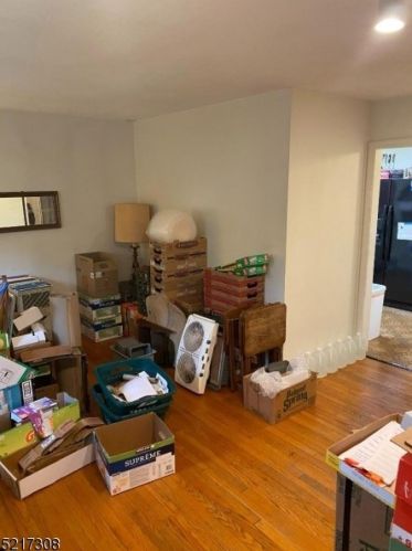 90 Lynwood Rd, Verona, NJ 07044-1717