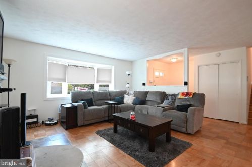 6805 Front Royal Rd, Springfield, VA 22151-3832
