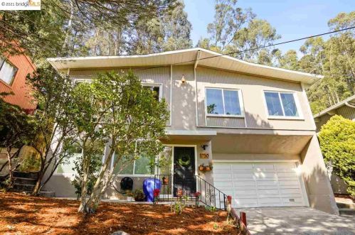 1750 Arrowhead Dr, Oakland, CA 94611-1459