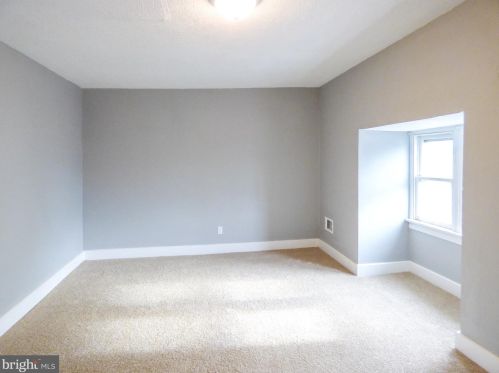 155 East St, Spring Grove PA  17362-1215 exterior