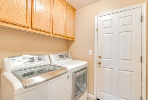 679 Apricot Ct, Los Banos CA  93635-9691 exterior