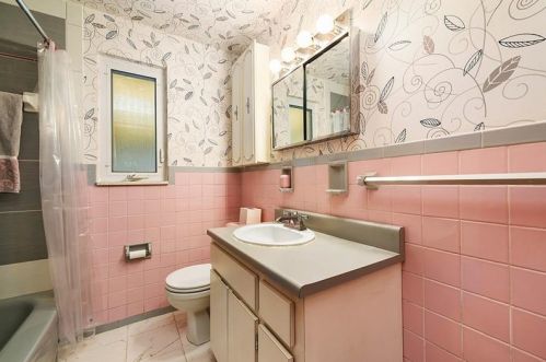 3959 Boulevard Dr, Pittsburgh PA  15217-2619 exterior