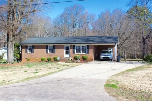 230 Kings Ter, Salisbury, NC 28146-8546