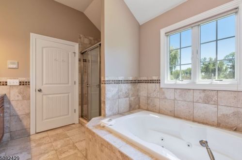 16 Hidden Meadow Dr, Scotch Plains NJ  07076-1158 exterior