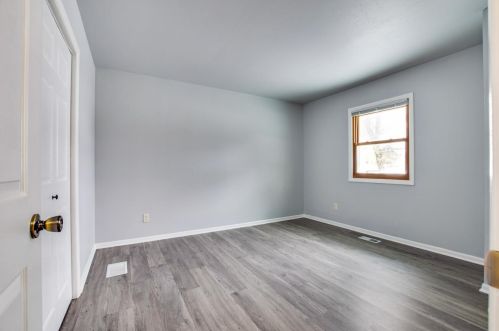 5038 Starker Ave, Madison WI  53716-1924 exterior
