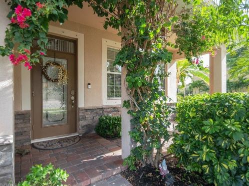 1999 Fairmont Ln, Naples, FL 34120-4572