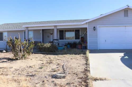 15923 Placida Rd, Victorville, CA 92394-1335