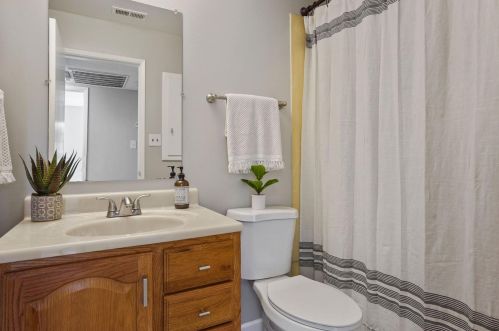 2353 Ln Loma Dr, Rancho Cordova CA 95670-3166 exterior