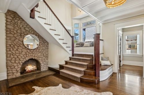 200 Park St, Montclair, NJ 07042-2909