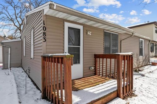 1083 Mayer St, Menasha, WI 54952-1854