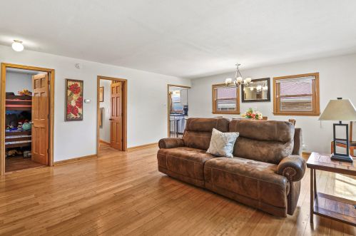 4747 25th St, Milwaukee, WI 53221-2929