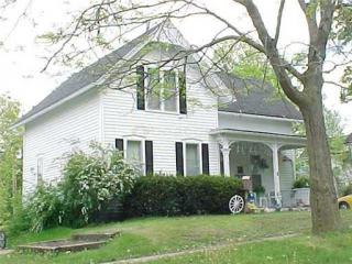 115 Davis St, Fairview, IA 52205-1411