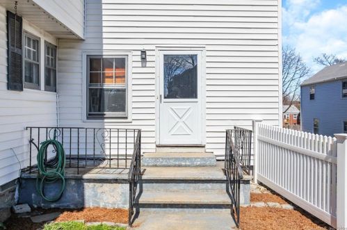 19 De Bera Ln, Stamford, CT 06902-3506