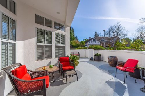 221 Cascade Fls Dr, Folsom CA 95630-1575 exterior