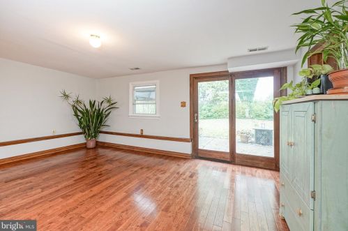 318 White Birch Dr, Riverton NJ  08077-4396 exterior