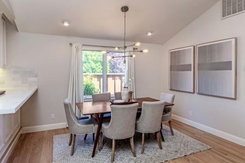 542 Quartz St, Redwood City CA  94062-2228 exterior